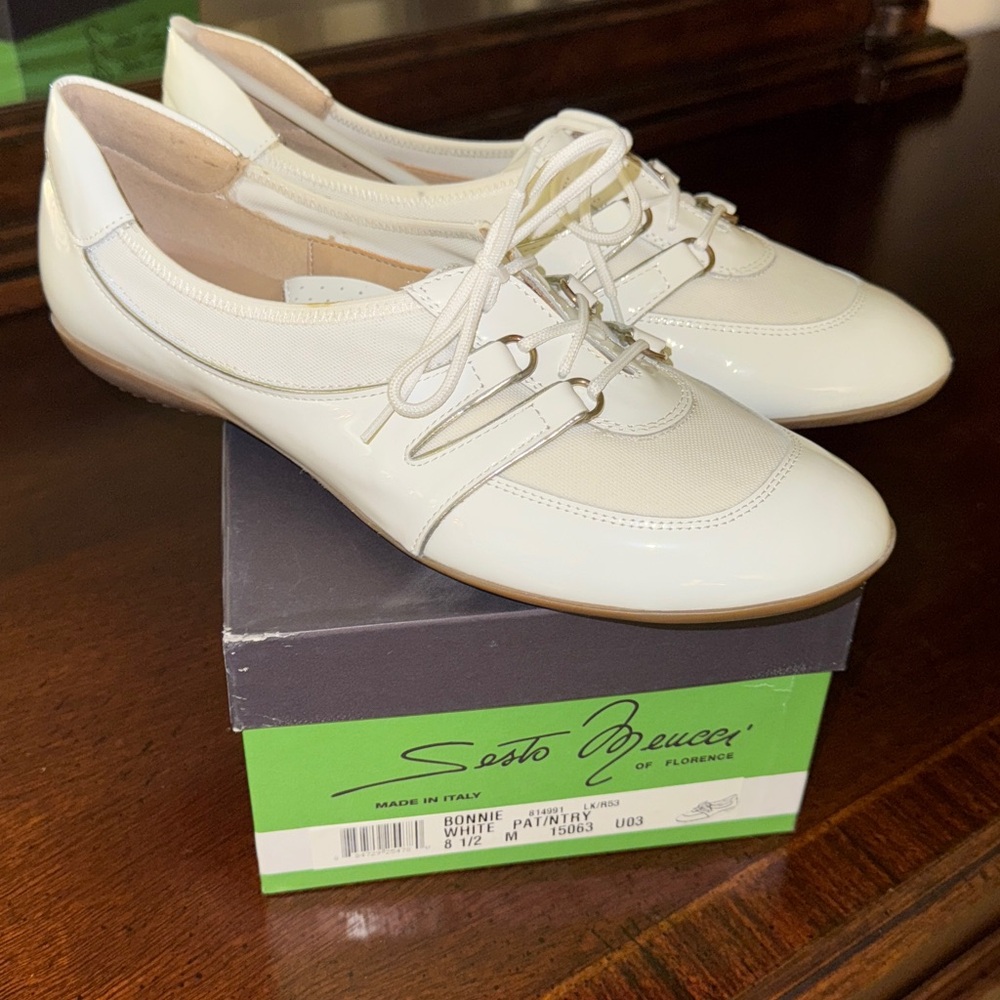 NM Sesto Meucci Bonnie Sneakers shoes size 8.5M. White patent. New in Box